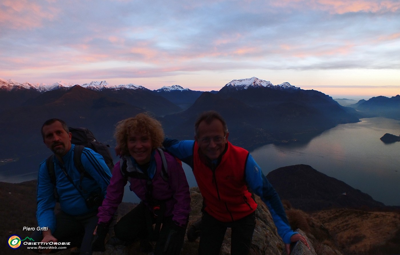 89 Colori del tramonto inoltrato verso iil Lago di Como .JPG